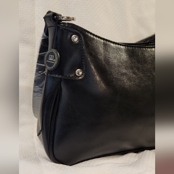 Chenson Handbag. Color Black. - Picture 3 of 13